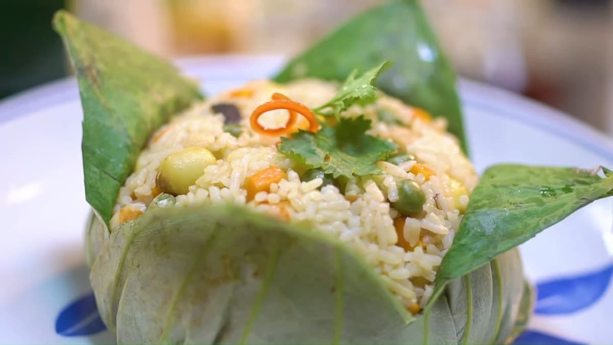 Gà Tre Nướng Cơm Lam